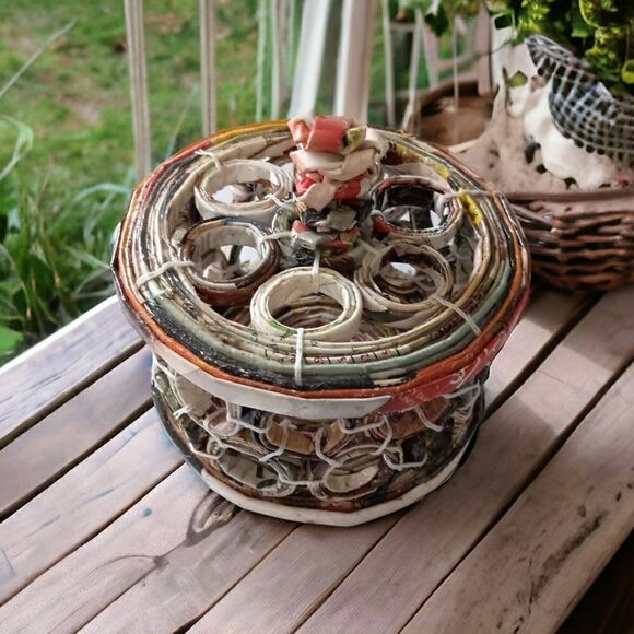 Coiled Paper Basket With Lid Vintage Handmade Pinwheel Design Recycled Newspaper - Picture 14 of 16
